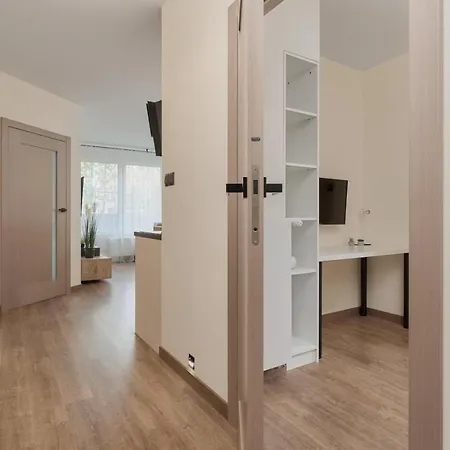 Lokum Vena With Terrace & Parking By Renters Apartment Breslau