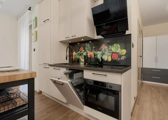 Lokum Vena With Terrace & Parking By Renters Apartmán Vratislav