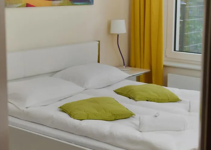 Lokum Vena With Terrace & Parking By Renters Lägenhet